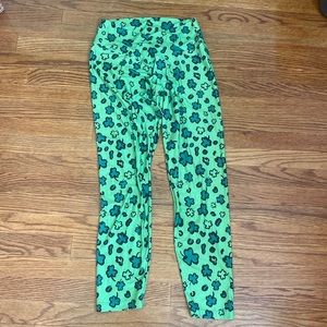 St. Patrick’s day shamrock cross front leggings